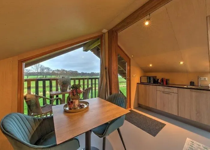 ベッド・アンド・ブレックファスト De Wandhorst Gaanderen